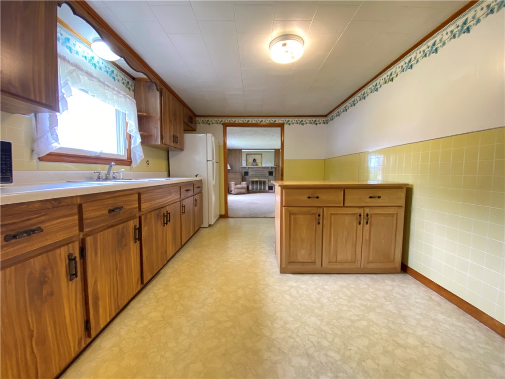 West Salem Twp, Pennsylvania 16125, United States, 3 Bedrooms Bedrooms, ,1 BathroomBathrooms,Residential,Contingent,133511