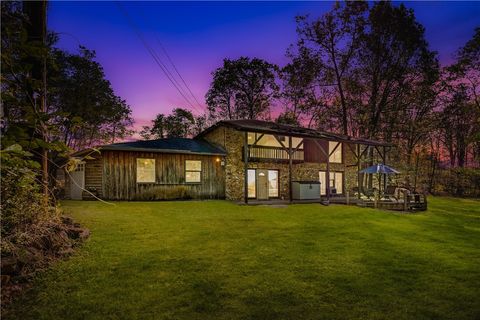 Photo of 186 Lake Road Ln, Rockwood, PA 15557 (MLS # 1733429)