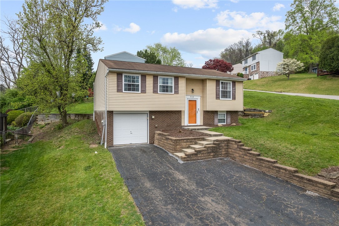 948 Broglie Dr Dr, South Park, Pennsylvania image 2