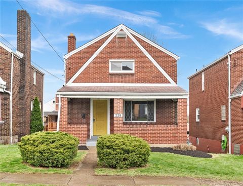 Photo of 228 W Marigold St, Homestead, PA 15120 (MLS # 1744738)