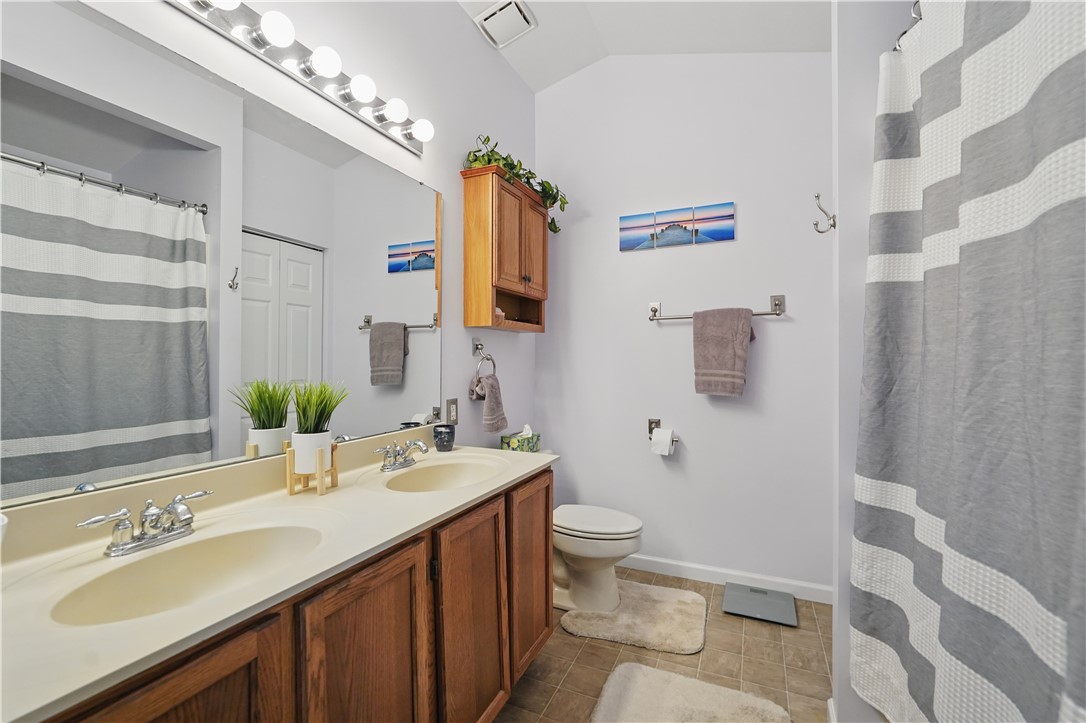 Hempfield Twp - Wml, Pennsylvania 15601, United States, 4 Bedrooms Bedrooms, ,4 BathroomsBathrooms,Residential,Contingent,145921