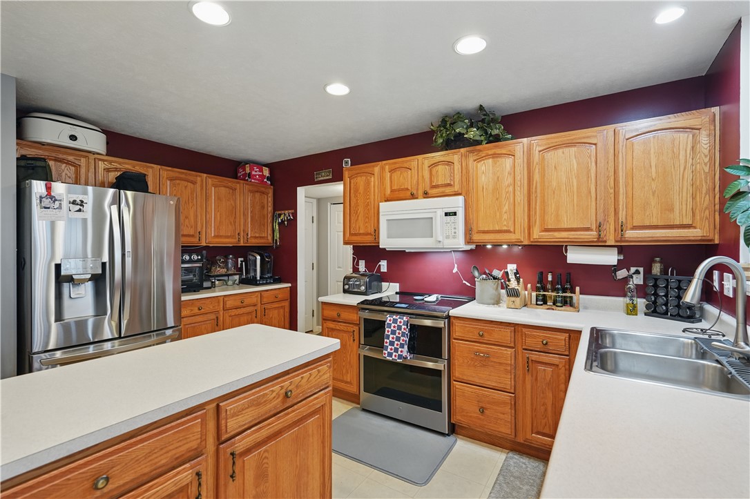 Hempfield Twp - Wml, Pennsylvania 15601, United States, 4 Bedrooms Bedrooms, ,4 BathroomsBathrooms,Residential,Contingent,145921