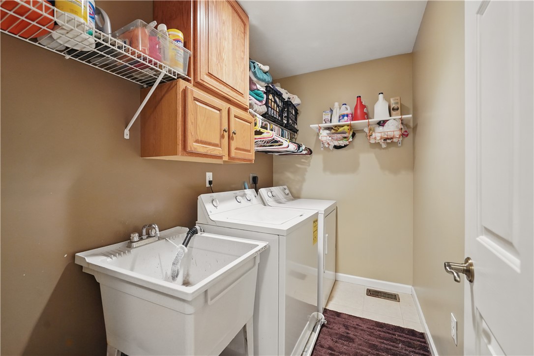 Hempfield Twp - Wml, Pennsylvania 15601, United States, 4 Bedrooms Bedrooms, ,4 BathroomsBathrooms,Residential,Contingent,145921