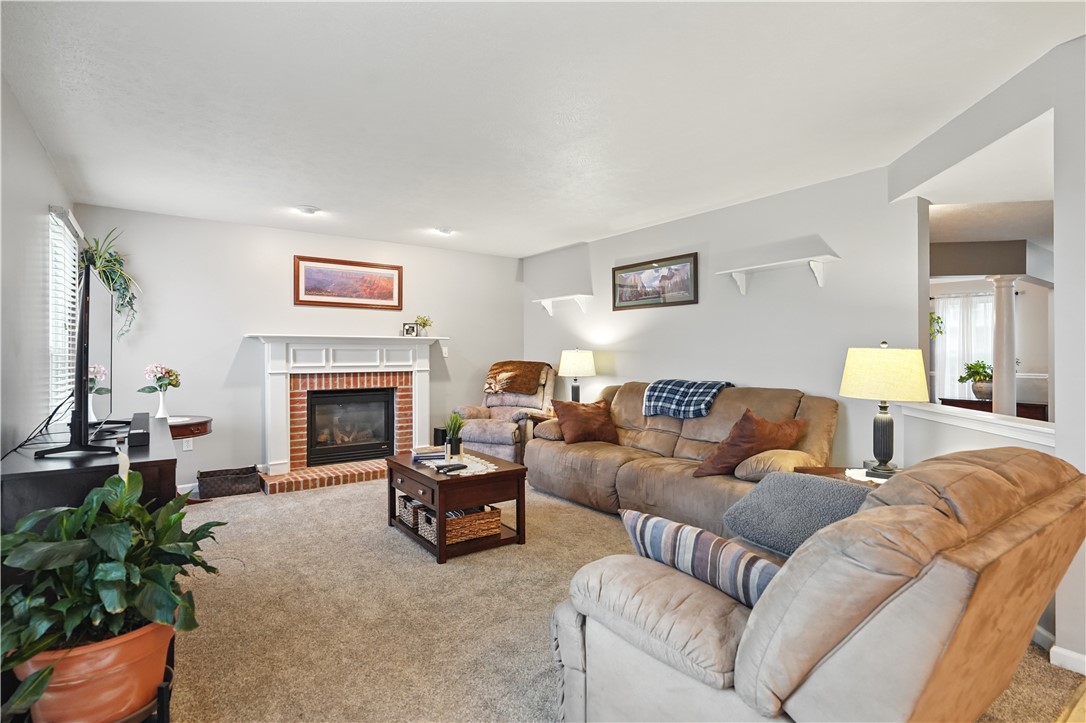 Hempfield Twp - Wml, Pennsylvania 15601, United States, 4 Bedrooms Bedrooms, ,4 BathroomsBathrooms,Residential,Contingent,145921