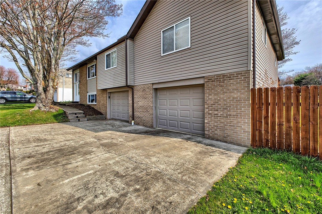 525 Newport Dr
