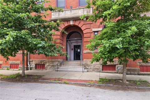 Photo of 130 S 22nd St #2F, Pittsburgh, PA 15203 (MLS # 1760360)