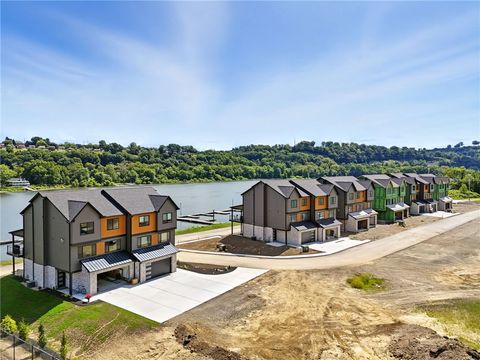 Photo of 141 Miramar Dr #11A, Pittsburgh, PA 15238 (MLS # 1733706)