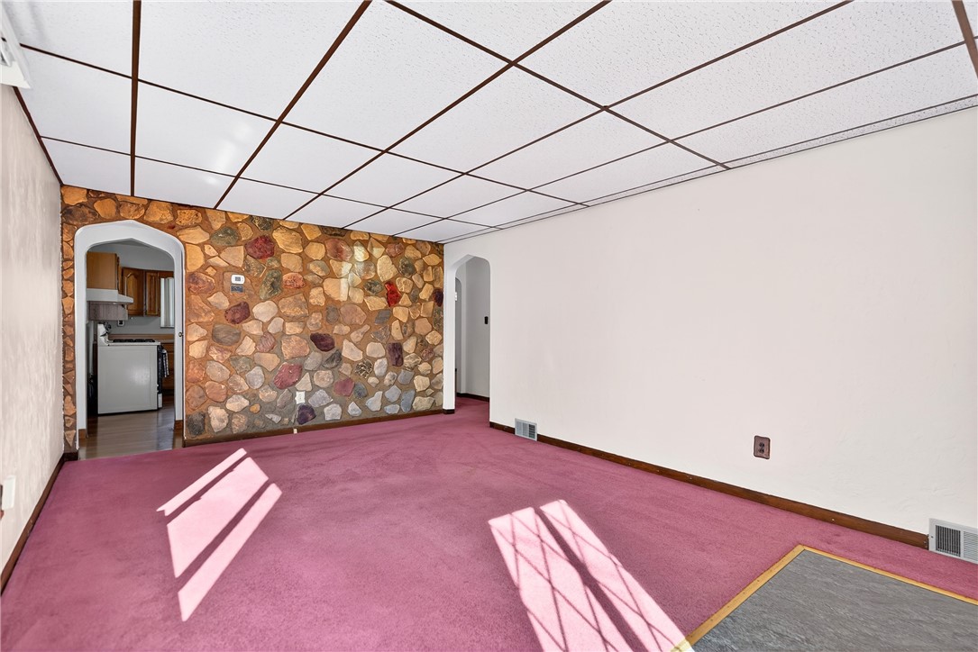 Ross Twp, Pennsylvania 15229, United States, 3 Bedrooms Bedrooms, ,2 BathroomsBathrooms,Residential,Contingent,222532