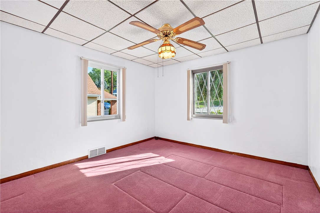 Ross Twp, Pennsylvania 15229, United States, 3 Bedrooms Bedrooms, ,2 BathroomsBathrooms,Residential,Contingent,222532