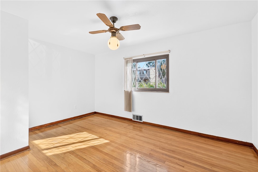 Ross Twp, Pennsylvania 15229, United States, 3 Bedrooms Bedrooms, ,2 BathroomsBathrooms,Residential,Contingent,222532