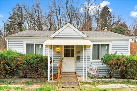 Photo of 115 Arnold St, Pittsburgh, PA 15205 (MLS # 1731339)