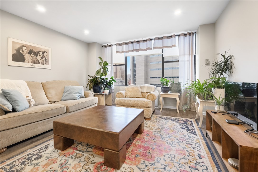 Downtown Pgh, Pennsylvania 15219, United States, 1 Bedroom Bedrooms, ,2 BathroomsBathrooms,Residential,Pending,30547