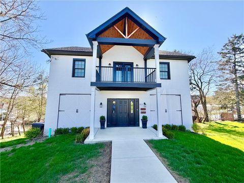 Photo of 197 W Main #2, Uniontown, PA 15401 (MLS # 1747493)