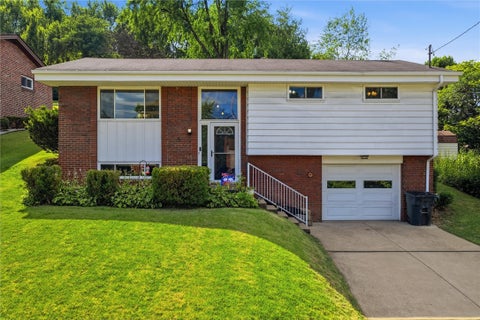 Photo of 114 Kollar Dr, Mckeesport, PA 15133 (MLS # 1763412)