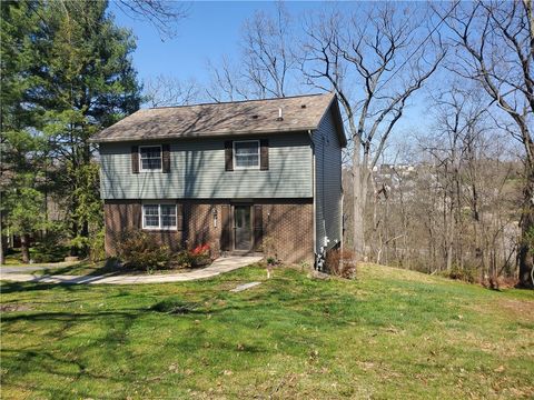Photo of 1109 Woodhill Dr, Gibsonia, PA 15044 (MLS # 1747565)