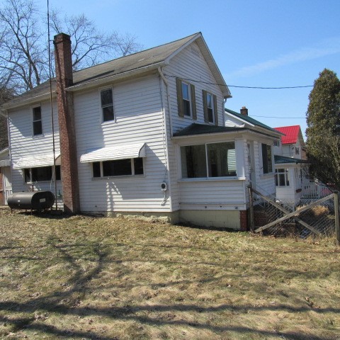 418 Main Street