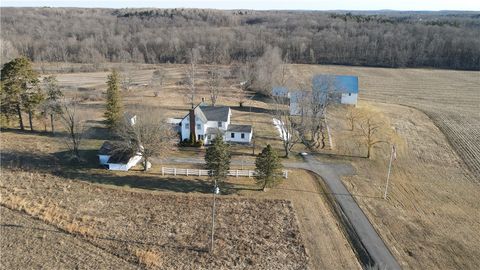 Photo of 172 Valley Rd, Knox, PA 16232 (MLS # 1742029)