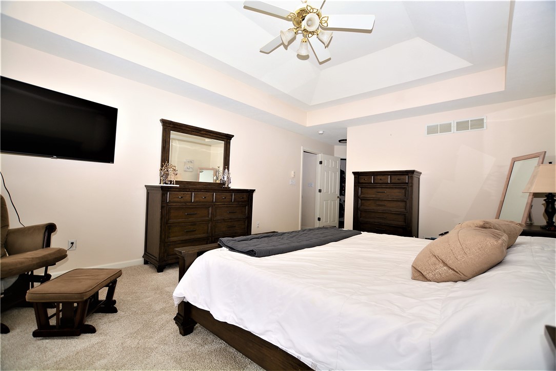 Cranberry Twp, Pennsylvania 16066, United States, 4 Bedrooms Bedrooms, ,3 BathroomsBathrooms,Residential,Contingent,108180