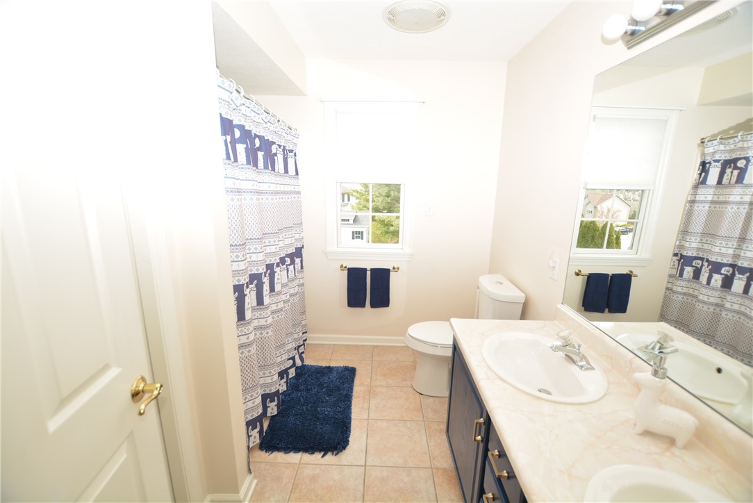 Cranberry Twp, Pennsylvania 16066, United States, 4 Bedrooms Bedrooms, ,3 BathroomsBathrooms,Residential,Contingent,108180