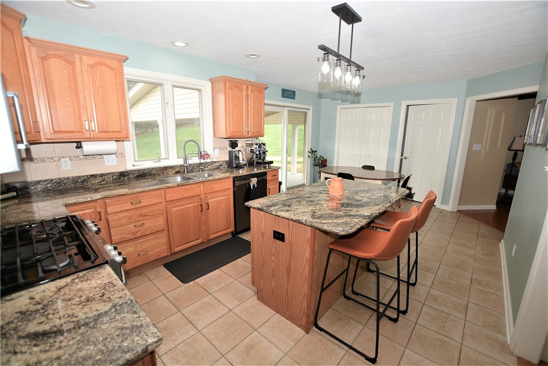 Cranberry Twp, Pennsylvania 16066, United States, 4 Bedrooms Bedrooms, ,3 BathroomsBathrooms,Residential,Contingent,108180