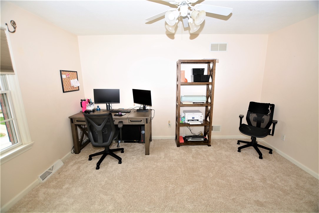 Cranberry Twp, Pennsylvania 16066, United States, 4 Bedrooms Bedrooms, ,3 BathroomsBathrooms,Residential,Contingent,108180