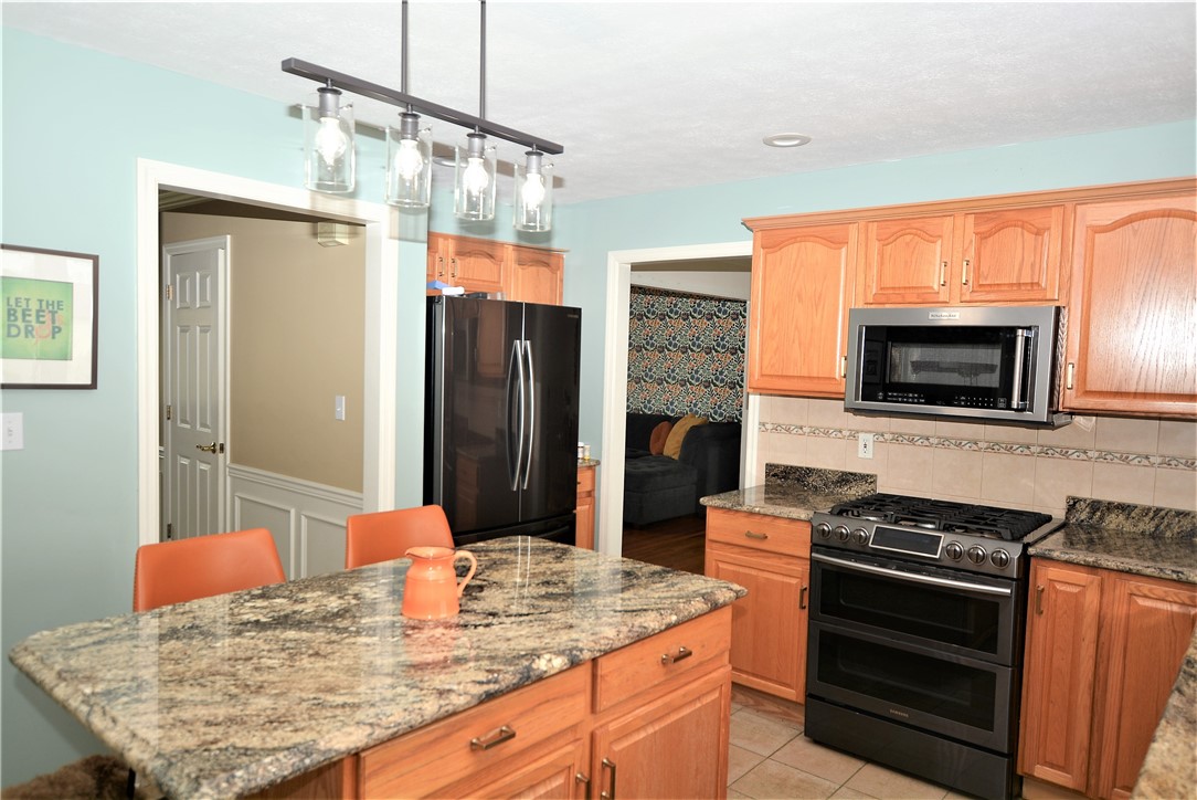 Cranberry Twp, Pennsylvania 16066, United States, 4 Bedrooms Bedrooms, ,3 BathroomsBathrooms,Residential,Contingent,108180