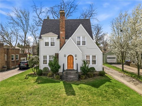 Photo of 1034 Myrtle Pl, Sharon, PA 16146 (MLS # 1748142)