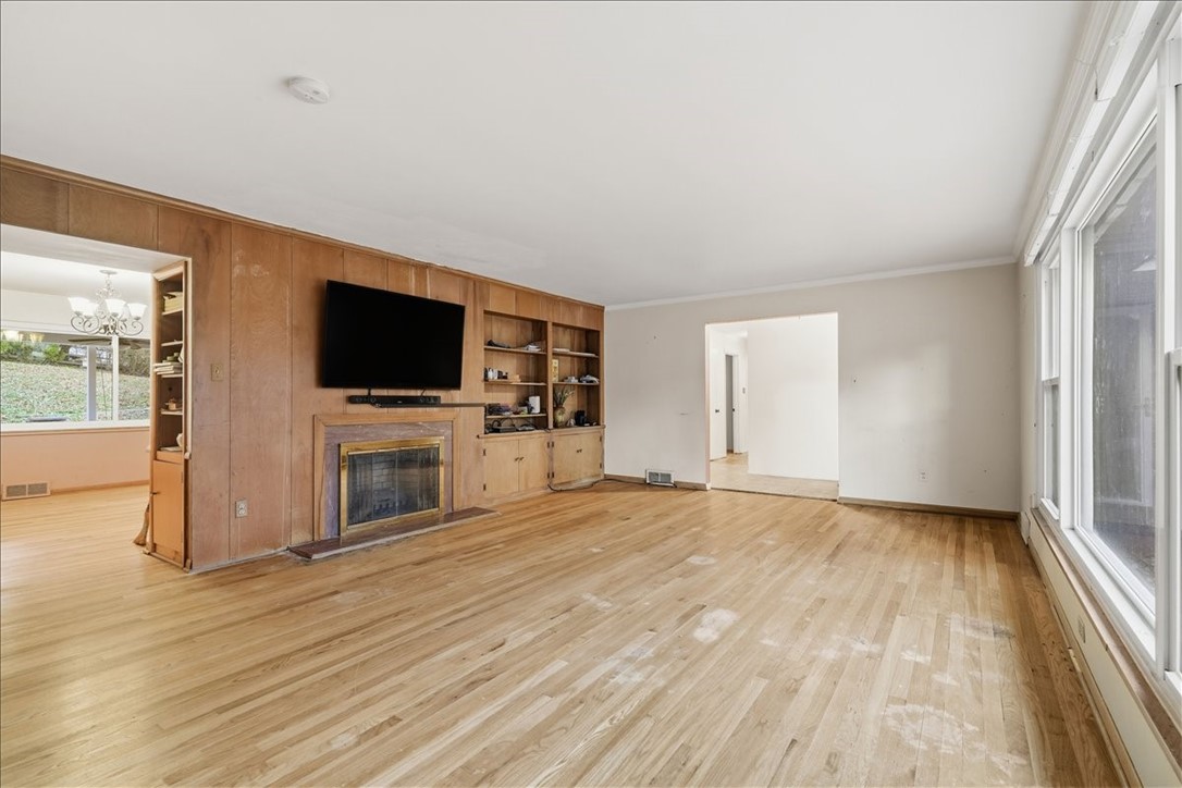 Upper St Clair, Pennsylvania 15241, United States, 3 Bedrooms Bedrooms, ,3 BathroomsBathrooms,Residential,Active,245005