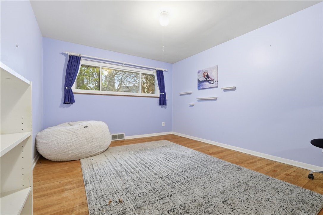 Upper St Clair, Pennsylvania 15241, United States, 3 Bedrooms Bedrooms, ,3 BathroomsBathrooms,Residential,Active,245005