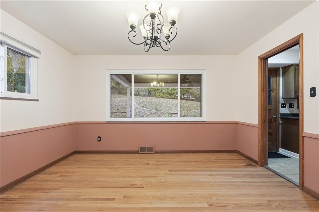 Upper St Clair, Pennsylvania 15241, United States, 3 Bedrooms Bedrooms, ,3 BathroomsBathrooms,Residential,Active,245005