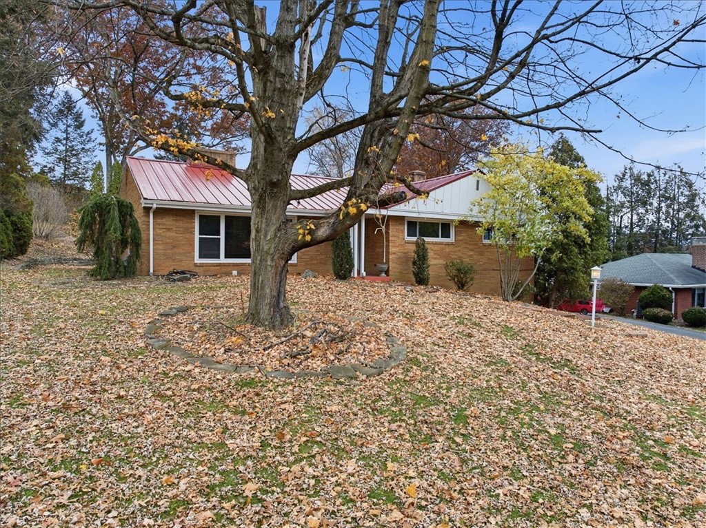Upper St Clair, Pennsylvania 15241, United States, 3 Bedrooms Bedrooms, ,3 BathroomsBathrooms,Residential,Active,245005