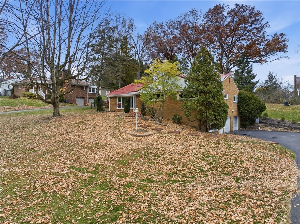 Upper St Clair, Pennsylvania 15241, United States, 3 Bedrooms Bedrooms, ,3 BathroomsBathrooms,Residential,Active,245005