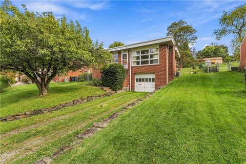 Homes For Sale - 2459 South Park Rd Rd<br/> Bethel Park, PA 15102