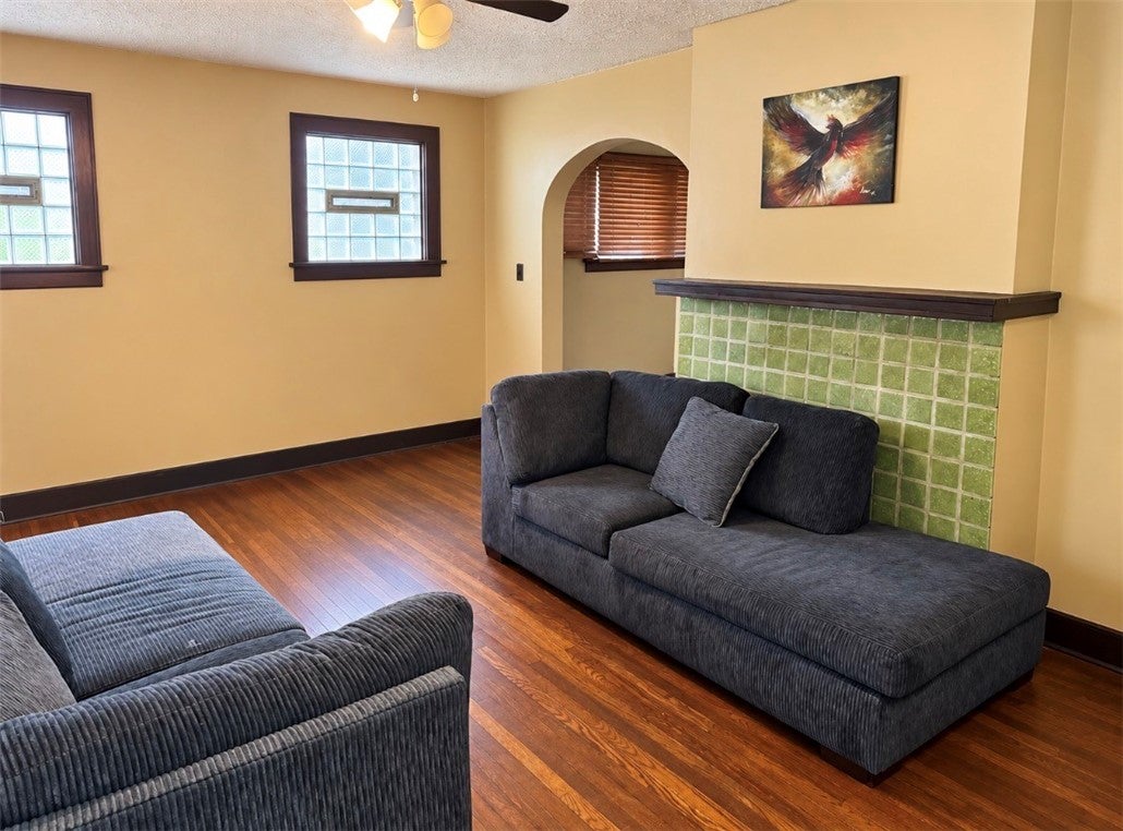 1348 Woodlawn Ave