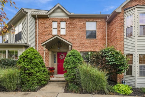 Townhouse For Sale - 111 Baywood Avenue Ave<br/> Mt Lebanon, PA 15228