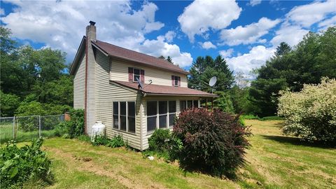 Single Family Residence in Shade Twp PA 97 2nd St St.jpg