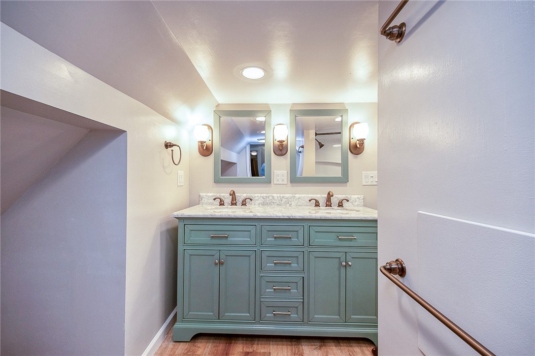 Rochester Twp, Pennsylvania 15074, United States, 4 Bedrooms Bedrooms, ,3 BathroomsBathrooms,Residential,Contingent,149639