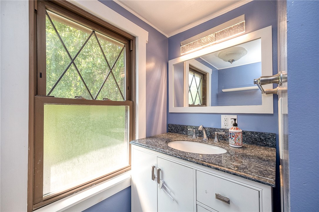 Rochester Twp, Pennsylvania 15074, United States, 4 Bedrooms Bedrooms, ,3 BathroomsBathrooms,Residential,Contingent,149639