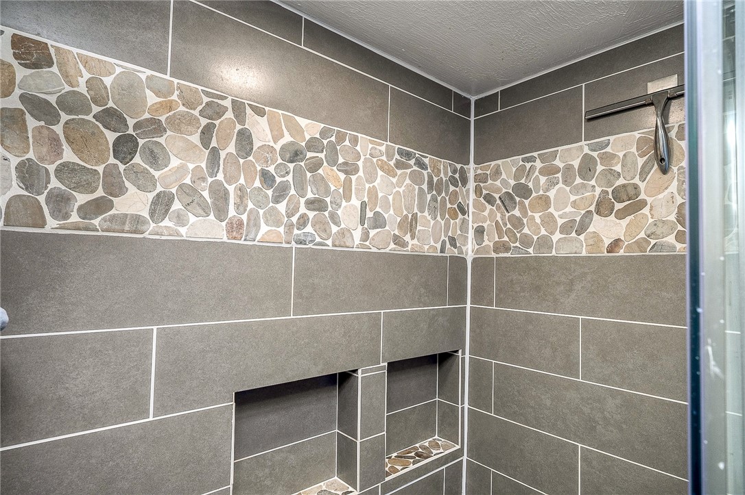 Rochester Twp, Pennsylvania 15074, United States, 4 Bedrooms Bedrooms, ,3 BathroomsBathrooms,Residential,Contingent,149639