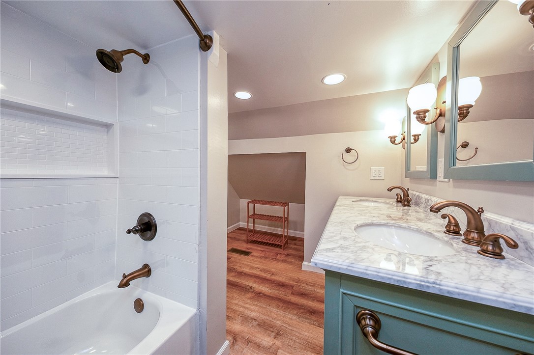 Rochester Twp, Pennsylvania 15074, United States, 4 Bedrooms Bedrooms, ,3 BathroomsBathrooms,Residential,Contingent,149639