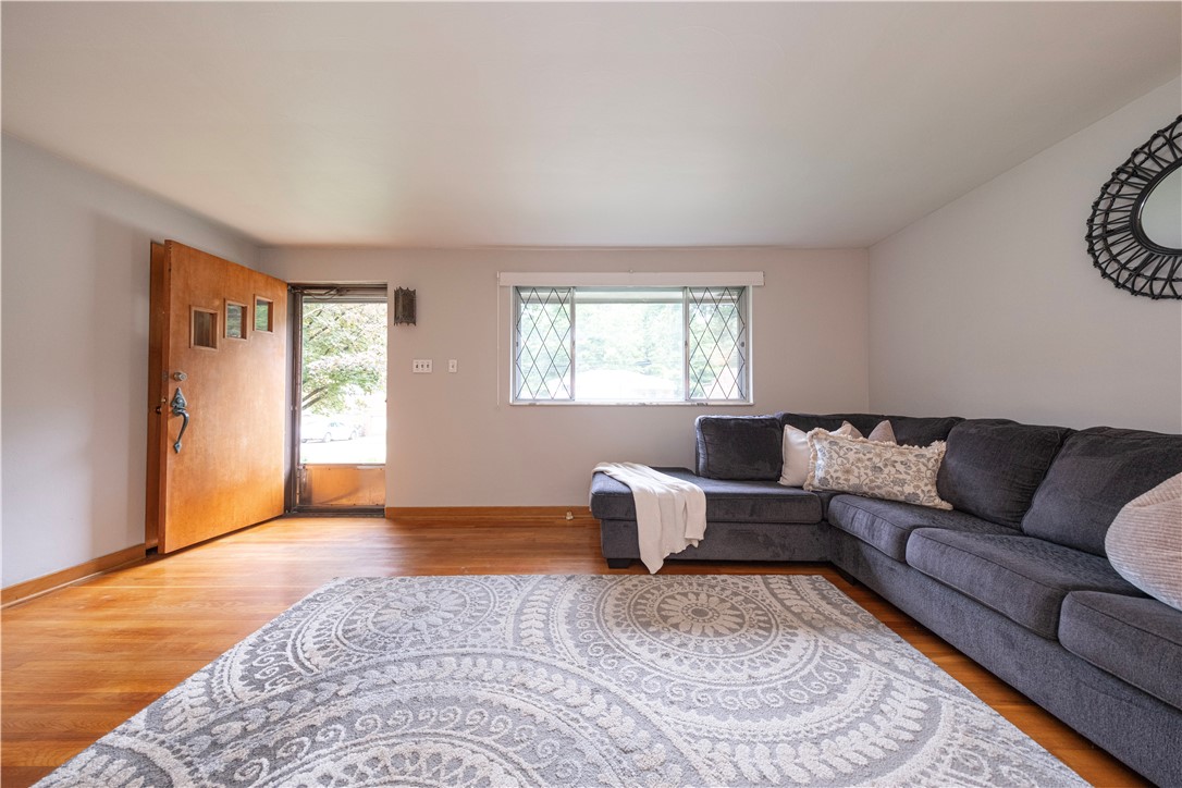 5229 Colewood Dr