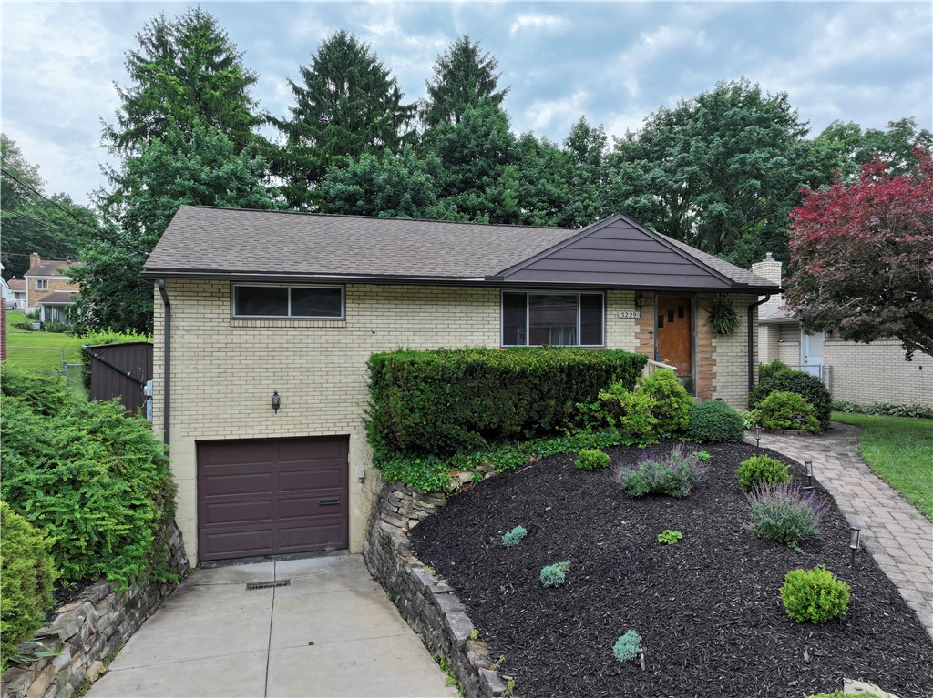 5229 Colewood Dr