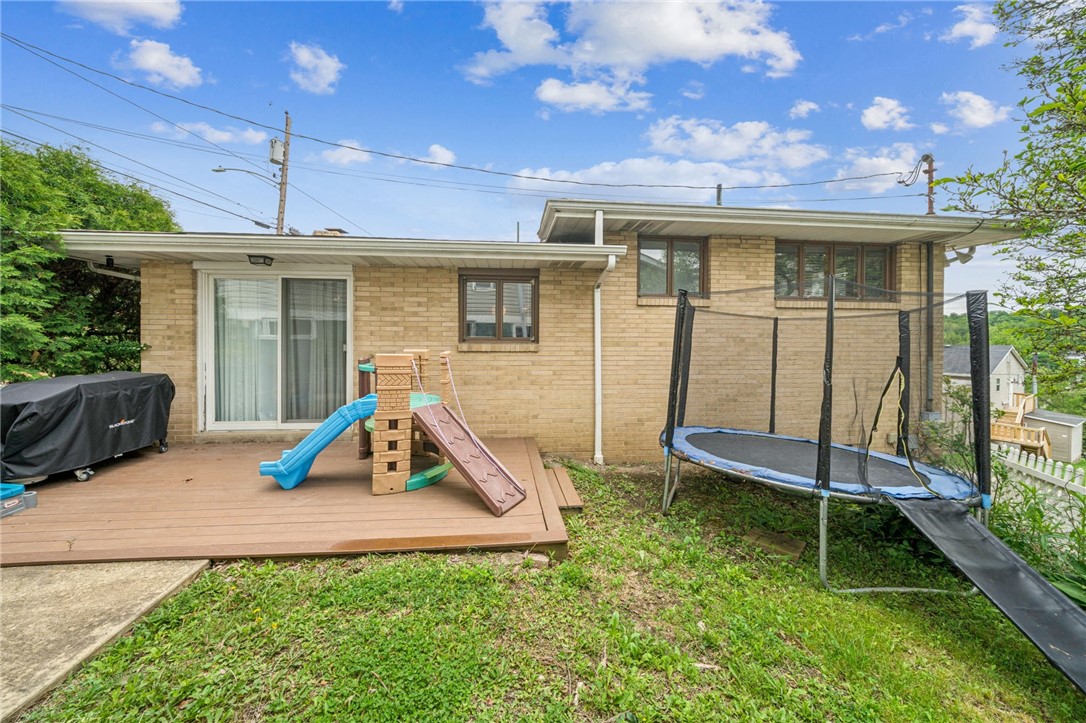 5795 Roosevelt Ave