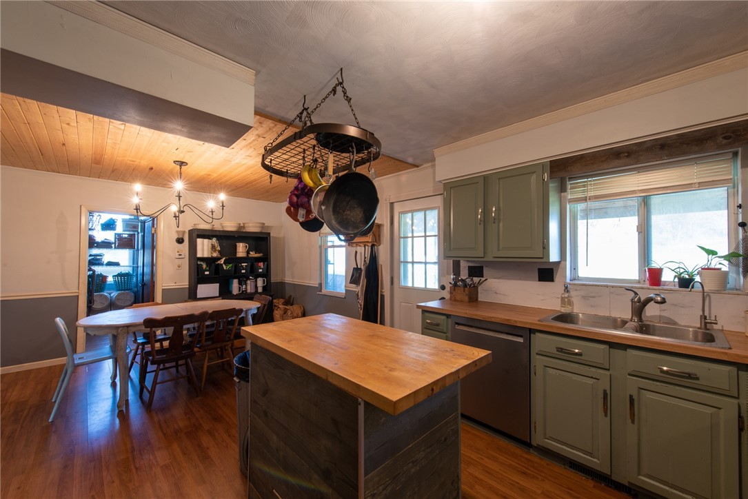 Boggs Twp, Pennsylvania 16259, United States, 4 Bedrooms Bedrooms, ,3 BathroomsBathrooms,Residential,Active,237694