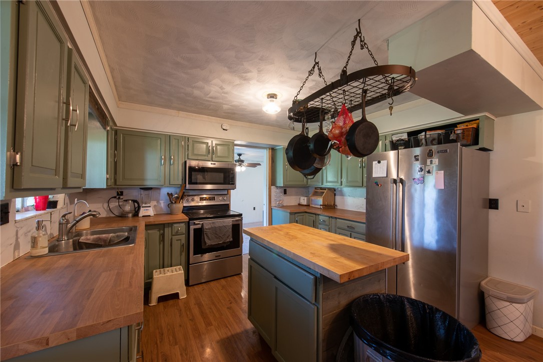 Boggs Twp, Pennsylvania 16259, United States, 4 Bedrooms Bedrooms, ,3 BathroomsBathrooms,Residential,Active,237694