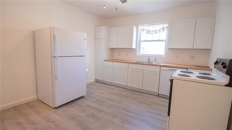 North Huntingdon, Pennsylvania 15642, United States, 3 Bedrooms Bedrooms, ,2 BathroomsBathrooms,Residential,Active,163456