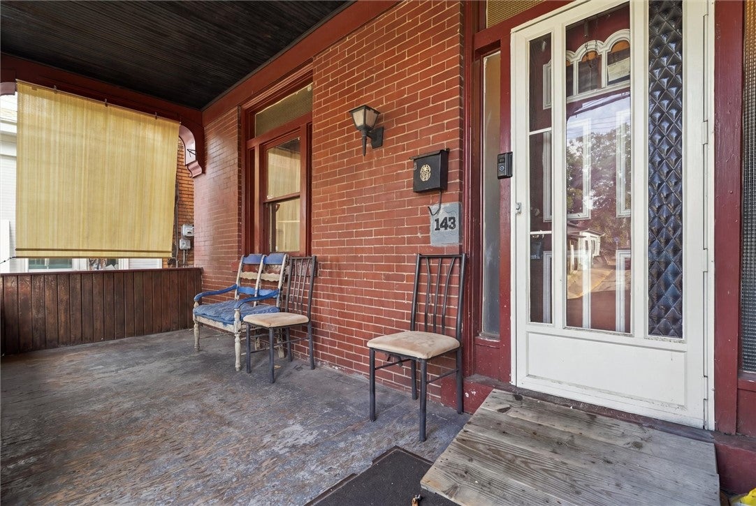 143 Margaret St