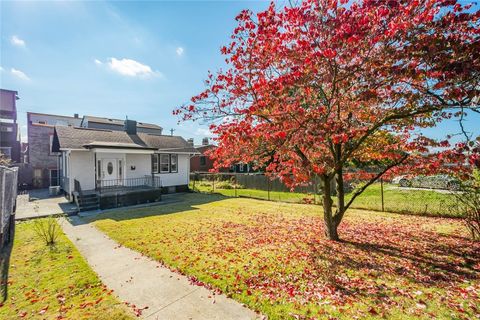 Photo of 221 Alpine Ave, Pittsburgh, PA 15212 (MLS # 1740635)