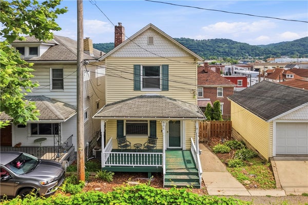 636 1/2 5TH AVE, CORAOPOLIS, PA 15108 - Image c512c0d33d9d484a9aef68614fbc5008/3360607242