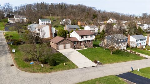 Photo of 3049 Seminole Ct, Gibsonia, PA 15044 (MLS # 1745495)